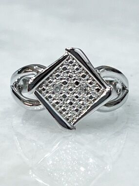 VALUE BUY Diamond Accent Silver Crystal Ring Sz 7 PRICE FIRM!